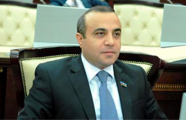 Professor namizədliyini Azay Quliyevin xeyrinə geri götürdü